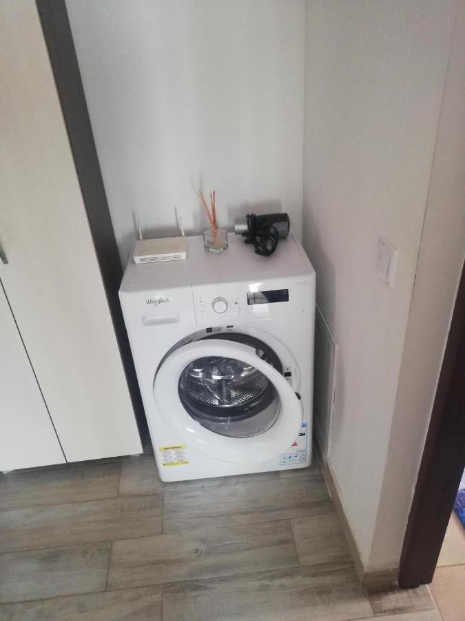 Ella Doo Apartament - 15 Min De Palas Hlincea Extérieur photo