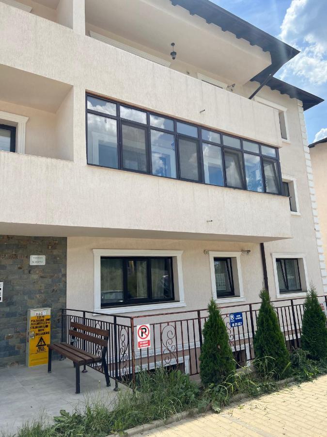 Ella Doo Apartament - 15 Min De Palas Hlincea Extérieur photo